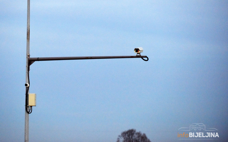 Kamere natjerale vozače da auta registruju na vrijeme