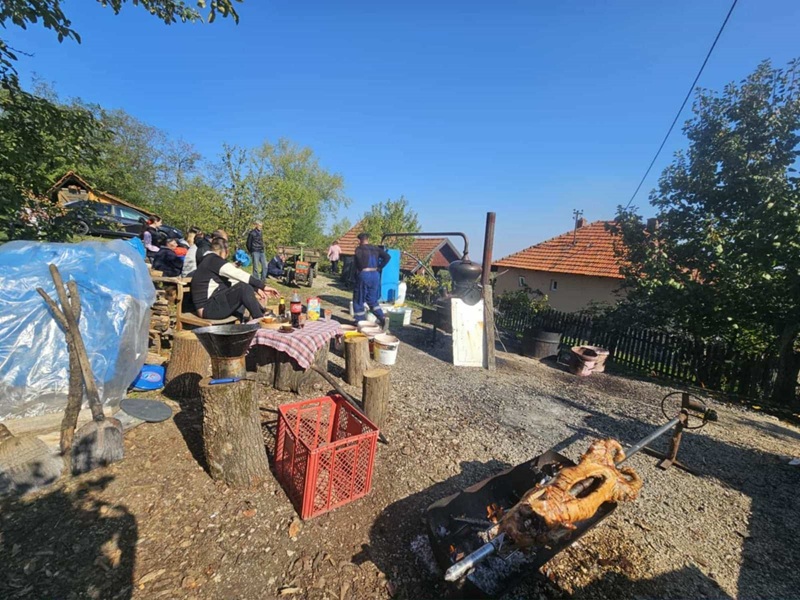 Rakija Radovanovića stiže do Kanade i Amerike, ali rudnik prijeti da ugasi viševjekovno ognjište /FOTO/