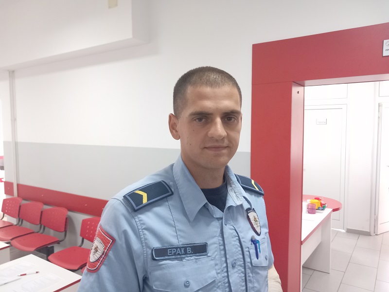 Humanost na djelu – 50 bijeljinskih policajaca daruje krv (FOTO)