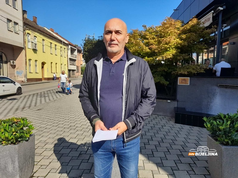 Bijeljinac Savo Cvijetinović piše poeziju preko 30 godina: “Ne smijemo dozvoliti da nam materijalne stvari više vrijede”