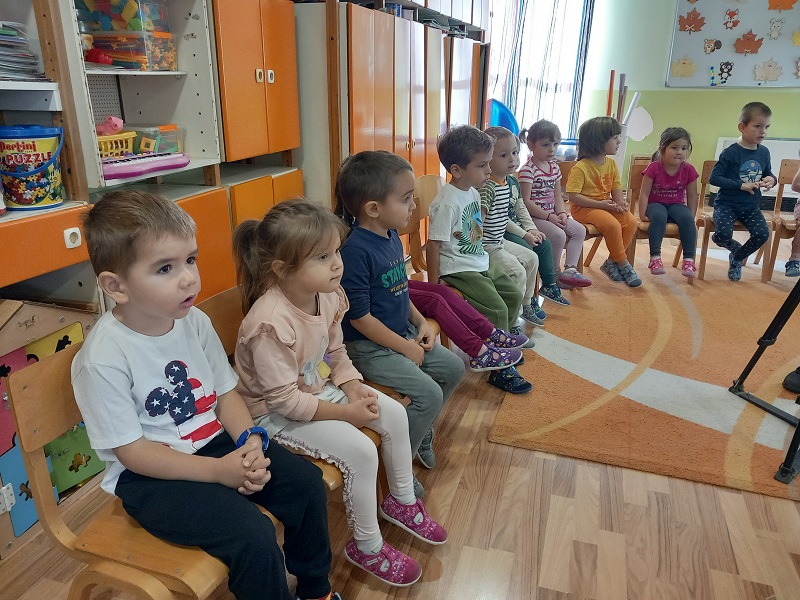 Bijeljina: Počela „Nedjelja zdravog života“, mališani izložili radove od povrća i voća (FOTO)