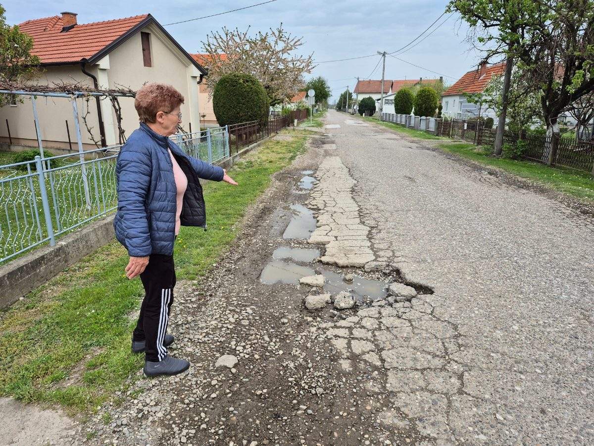 Semberija: Stanovnici MZ Dijelovi ponovo apeluju - put je uništen, neko može stradati