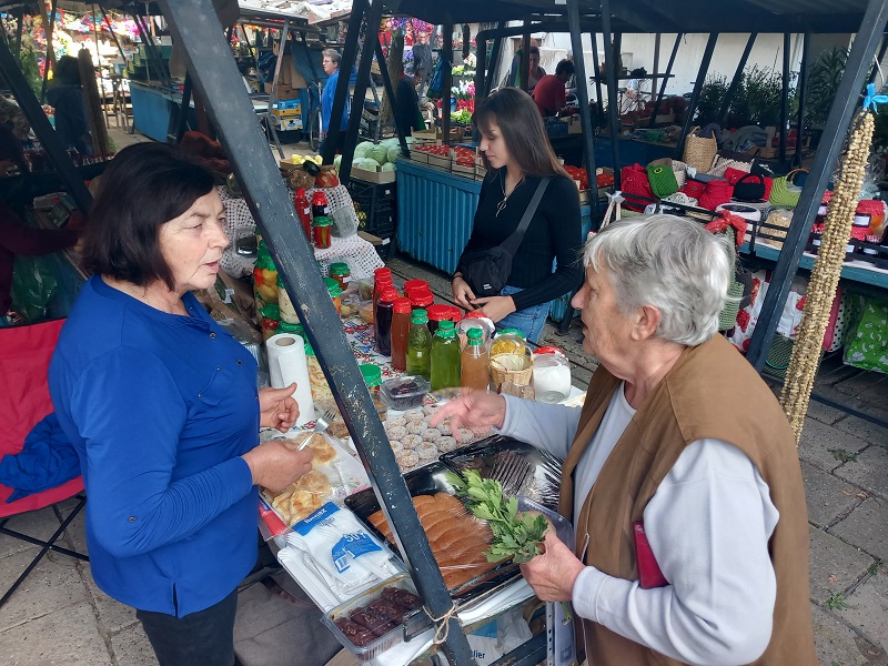 U Bijeljini otvoren 5. Karavan zimnice i bazar rukotvorina (FOTO)