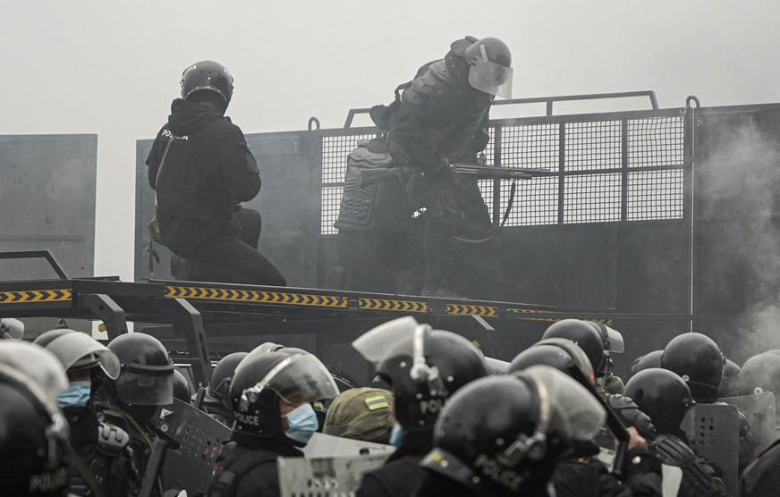 HAOS U KAZAHSTANU Gori predsjednička rezidencija, demonstranti probili kordone, funkcioneri bježe iz zemlje?