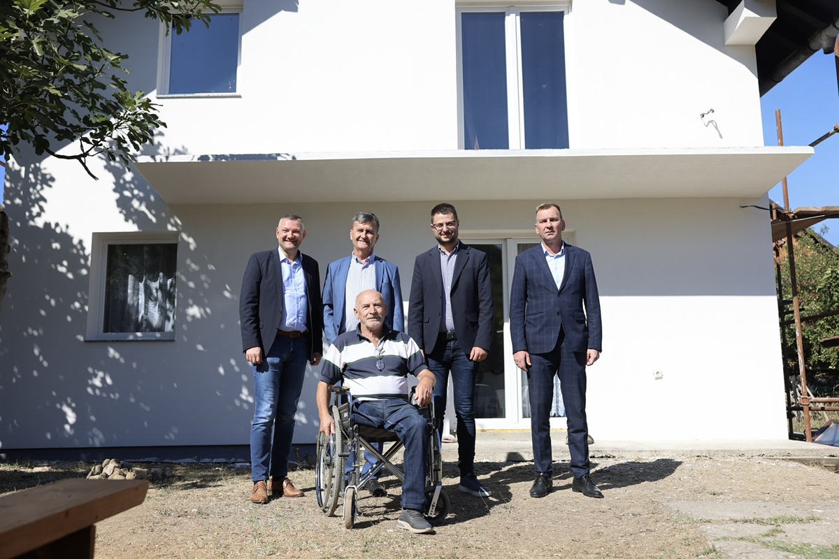 Obnovljena kuća Nikića: Petorica braće bili borci VRS