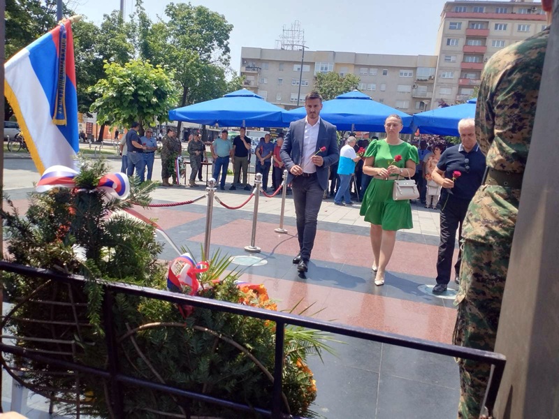 Poruke mira i ponosa u Bijeljini: Sjećanje na heroje Druge semberske brigade /FOTO/