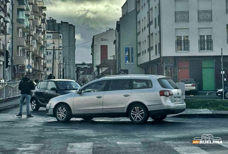 Bijeljina: Sudar na raskrsnici, usporen saobraćaj (FOTO)