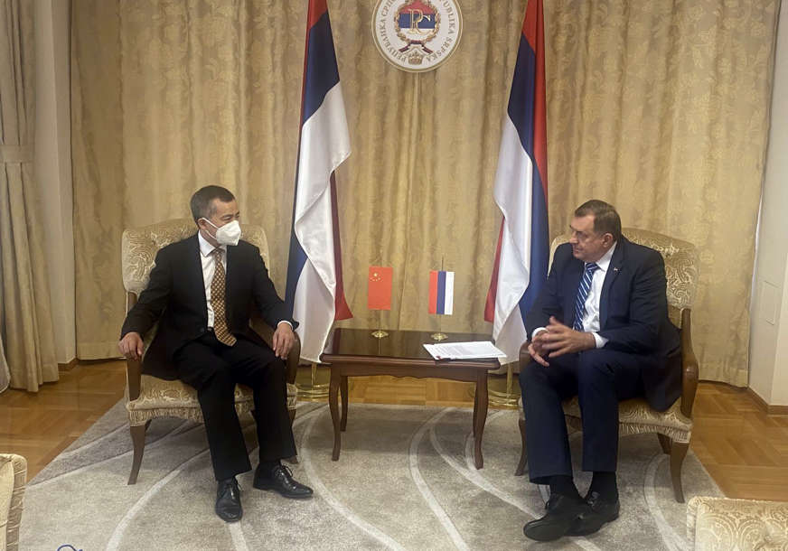 Sastanak sa ambasadorom Kine: Dodik zahvalio na pomoći i solidarnosti