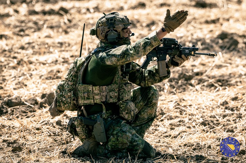 InfoBijeljina na vojnoj vježbi EUFOR-a kod Bijeljine: Helikopteri, padobranci, pješadija... (FOTO)