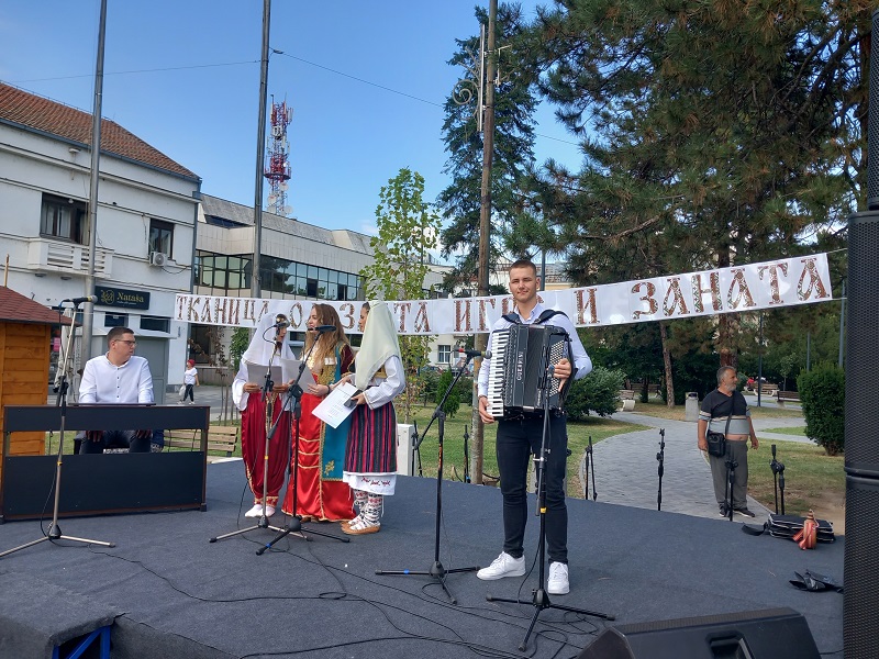 Počela prva manifestacija „Tkanica od zlata, igre i zanata“, cilj očuvanje tradicije i kulture (FOTO)