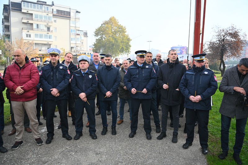 Položeni vijenci: Policijska uprava Bijeljina obilježava Krsnu slavu Svetog Arhangela Mihaila (FOTO)