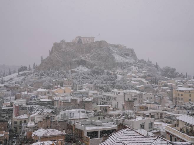 Snježni pokrivač prekrio Grčku od Akropolja do ostrva na jugu