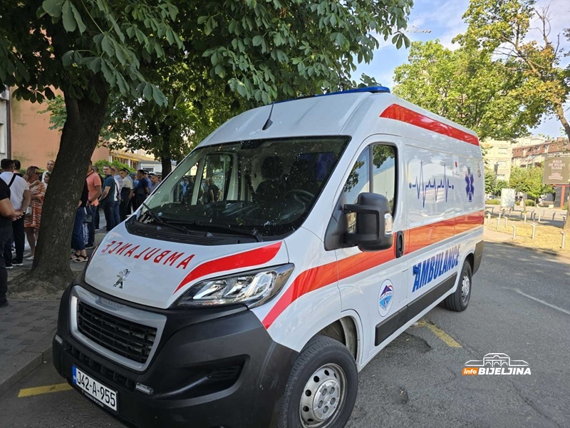 Bijeljina: Nakon izricanja presude za ubistvo stigla Hitna u sud (FOTO)