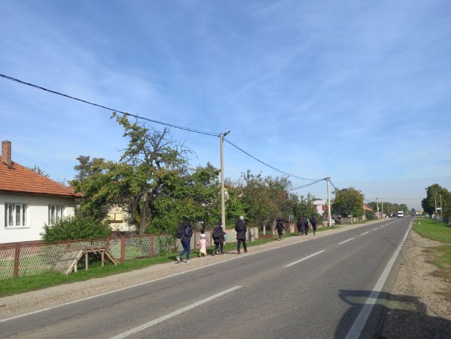 DESETINE MIGRANATA u Kojčinovcu kod Bijeljine (FOTO)