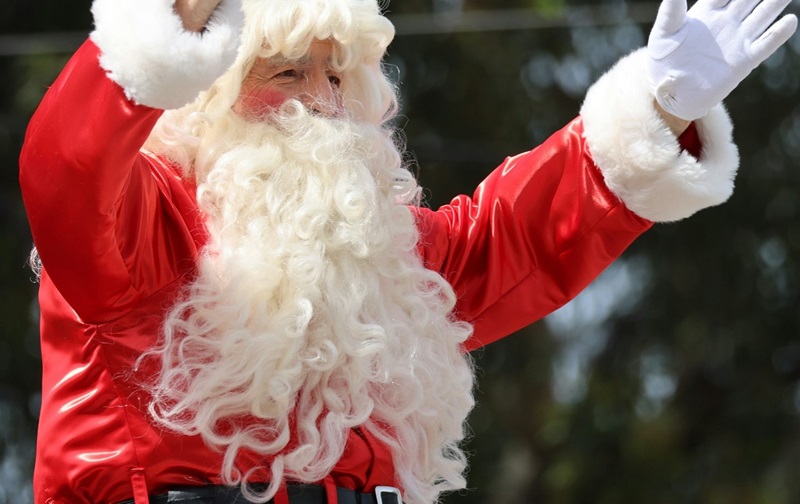 Tragedija na novogodišnjem vašaru u Krnjači: Deda mraz paо sa trećeg sprata pred očima djece