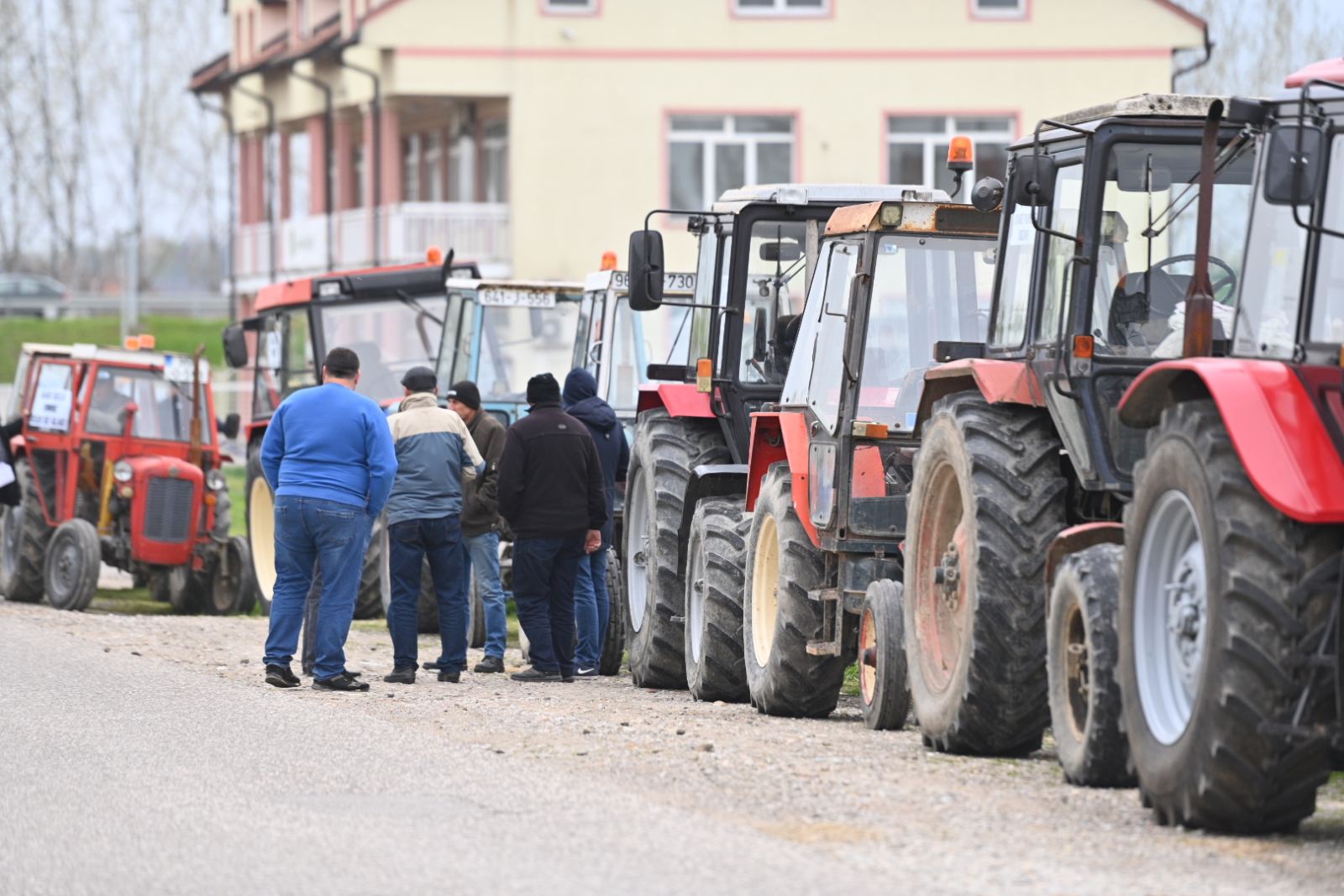 Poljoprivrednici poručili sa protesta u Bijeljini: Ako ne obrađujemo zemlju ostaćemo bez hrane