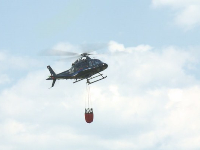 Traje borba sa požarima: Helikopter gasi u NP 