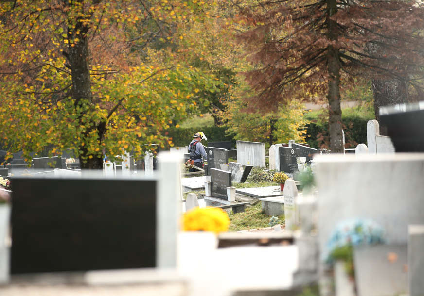 Bizaran NATPIS NA GROBU nasmijao je cijeli region, ovako nešto još niste vidjeli