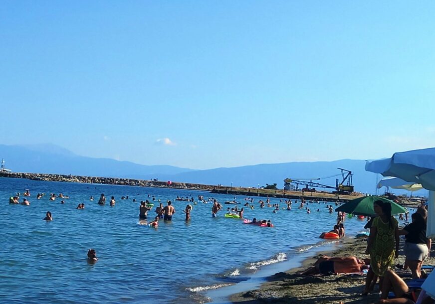 Rada otkrila koliko novca je potrošila na kampovanje u Grčkoj sa porodicom