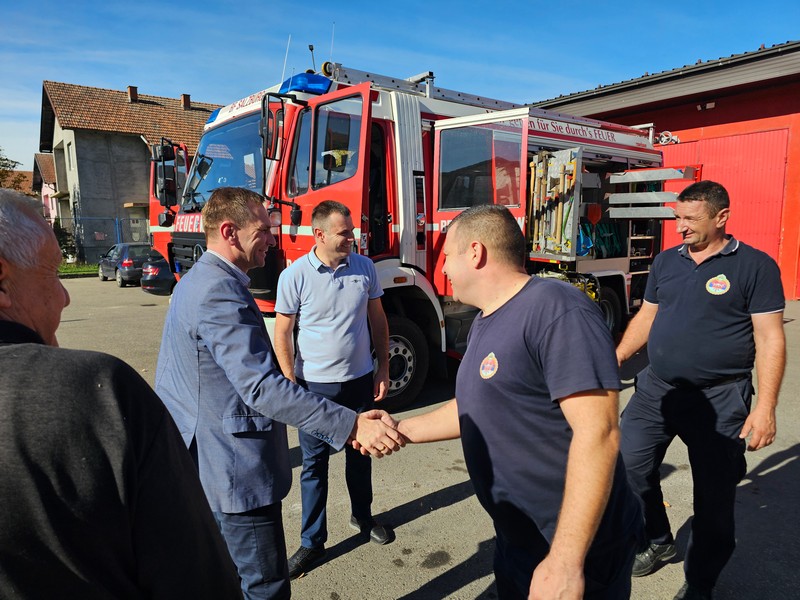 Salcburg poklonio Ugljeviku moderno vatrogasno vozilo: Prijateljstvo i podrška!