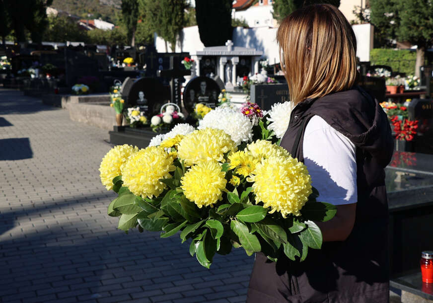 Običaji i molitve za pokojne: Sutra su MITROVSKE ZADUŠNICE