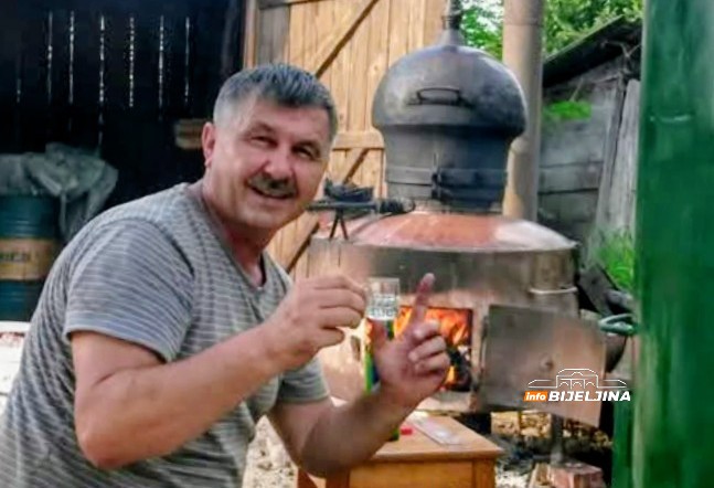 Dragan Đokić iz Gornje Trnove ispekao više od 100 kazana rakije: Šljiva 