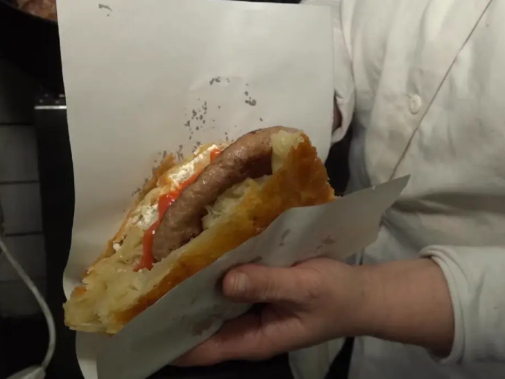 Šta je HAMBUREK? Noćna ideja koja je postala regionalni gastro hit