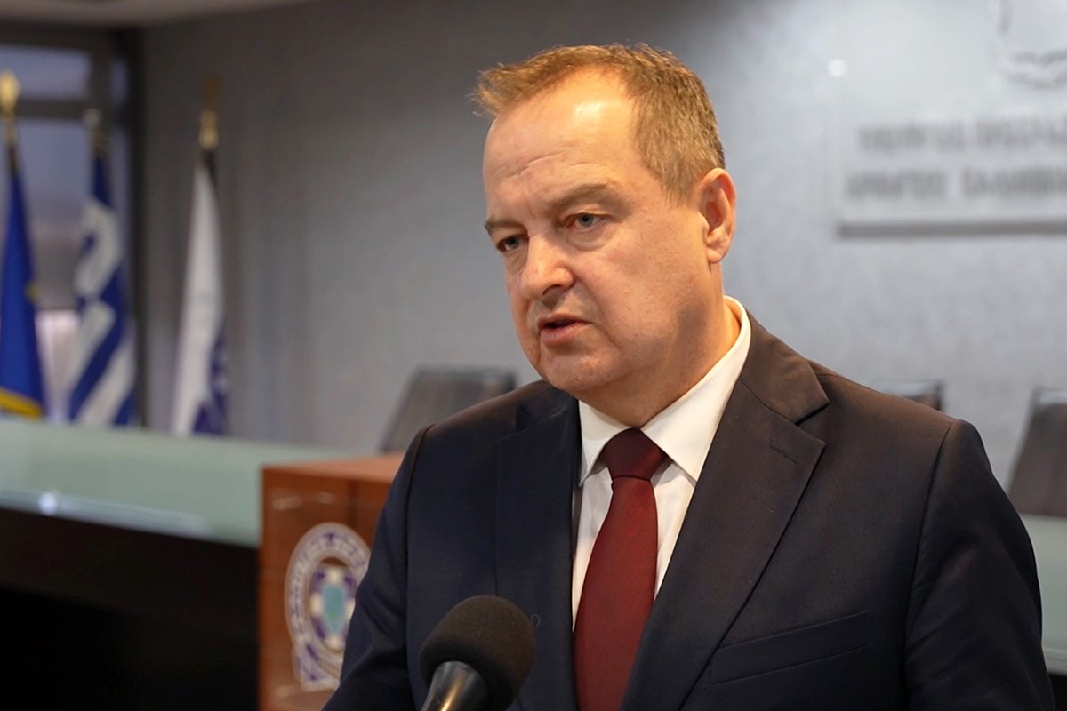 Dačić: U neredima povrijeđeno 17 policajaca
