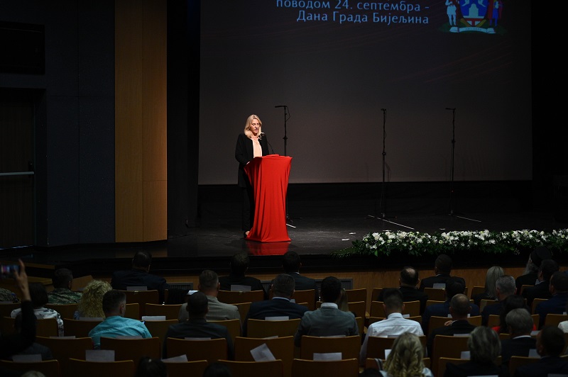 DAN GRADA BIJELJINA Uručena brojna priznanja zaslužnim pojedincima (FOTO)