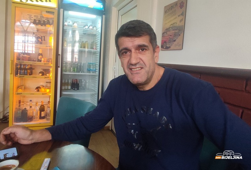 Bijeljinac Ibro Milkić - nekad kovač, a sad pjevač: Prvu noć u kafani zaradio 10 fabričkih plata (FOTO)