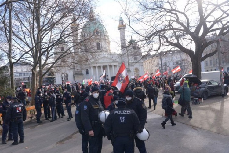 U Beču protesti zbog mjera za suzbijanje virusa korona