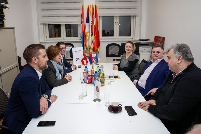 Ministar prosvjete i kulture Republike Srpske Željka Stojičić posjetila Zajednicu srpskih klubova u Beču (FOTO)