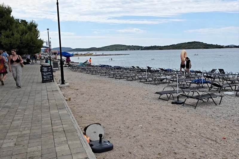 Plaže u Vodicama zjape prazne: 