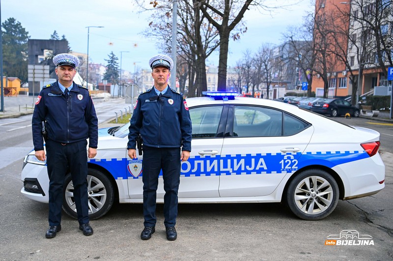 DOK SVI ODMARAJU, ONI RADE I tokom Božića dežurne službe Bijeljine na usluzi svojim sugrađanima (FOTO)