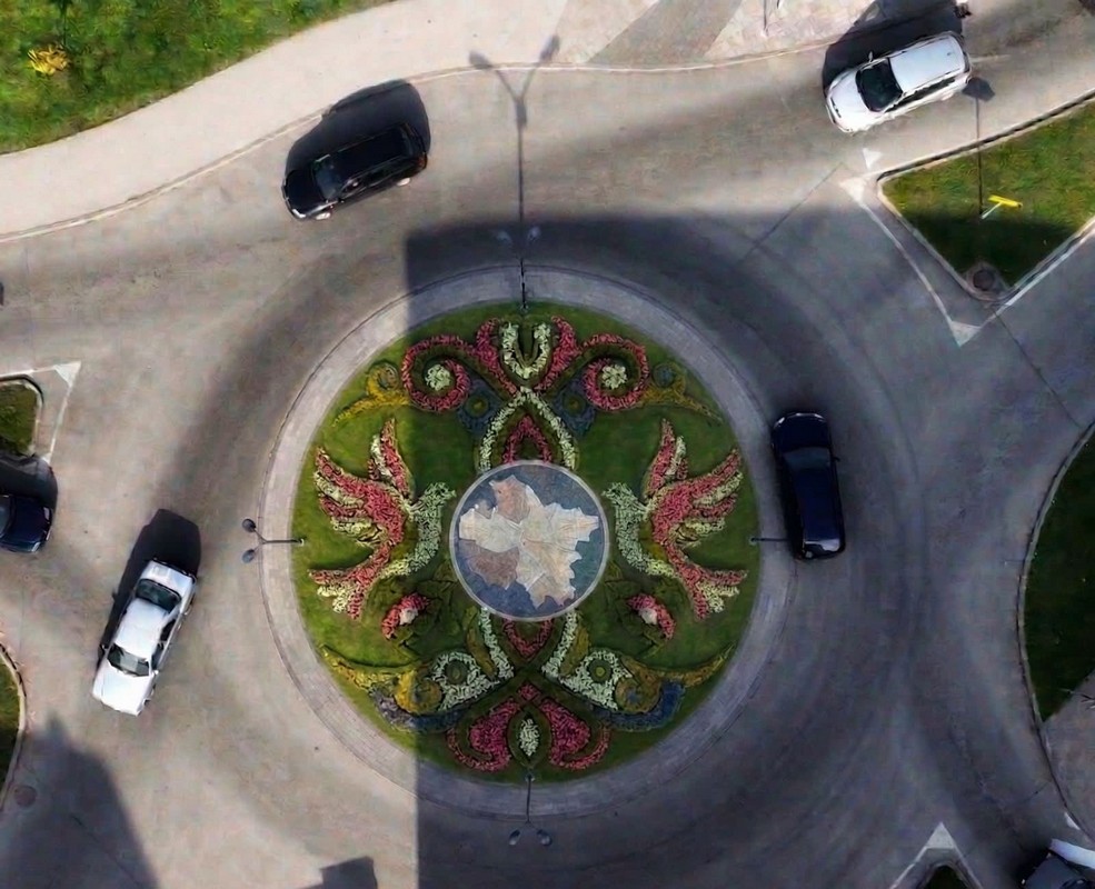 Bijeljina: Kružni tok “Bled” dobija fontanu, uređuju i površinu kod “bijelih zgrada” (FOTO)
