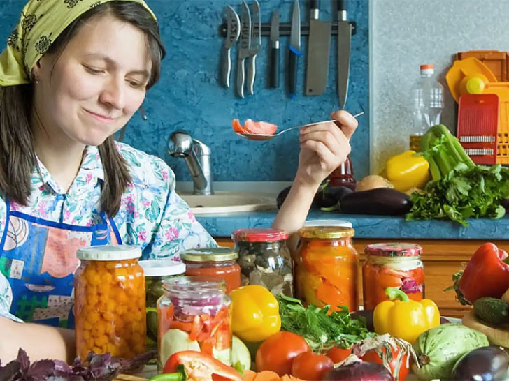 Genijalan trik iz Rusije: Aluminijumska folija čuva zimnicu kao podrum – evo kako