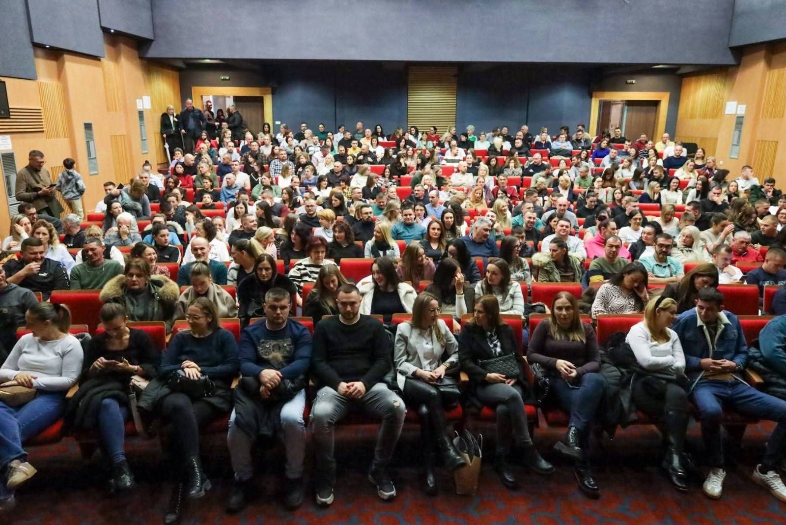 Bijeljina: Film “Povratak Žikine dinastije” napunio salu Centra za kulturu (FOTO)