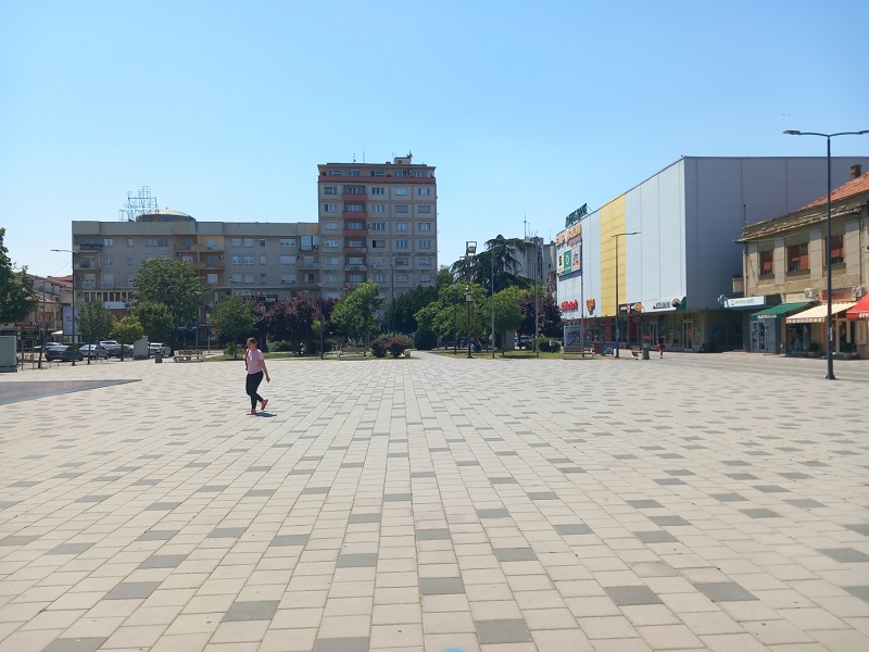 Puste ulice: Paklena vrućina u Bijeljini (FOTO) 