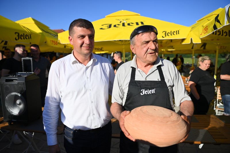 “Sač fest” okupio više od 1.000 ljubitelja druženja: Prva nagrada za “Medaljon promet” (FOTO)