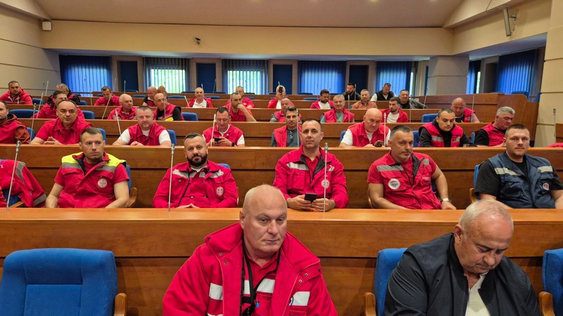 Stevandić sa vozačima hitnih službi i bolnica: Učestvuju u spasavanju života, a njihov značaj nije prepoznat