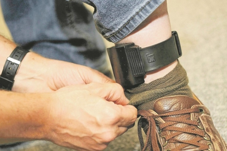 U Crnoj Gori nestašica nanogica prisiljava sudove na pritvor