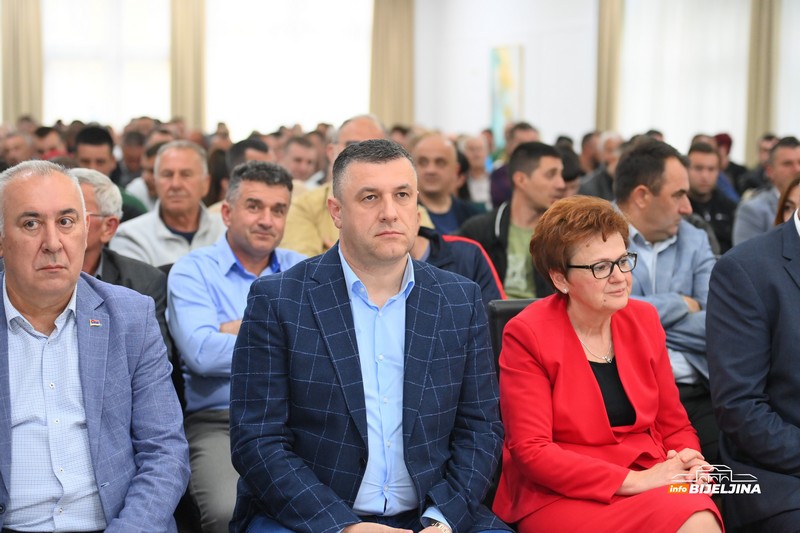 Čedomir Stojanović novi predsjednik Gradskog odbora DEMOS-a Bijeljina (FOTO)