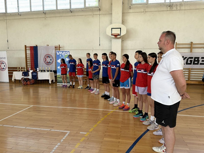 Dvorovi domaćini mladim talentima: Počeo košarkaški kamp za djecu iz cijele Srpske