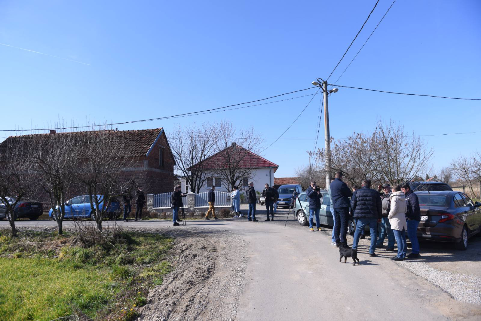 Mještani Gornjeg Crnjelova ogorčeni: „Agrarni fond“ je asfaltirao dionice koje je narod tražio, sve drugo je neistina i uvreda (FOTO)