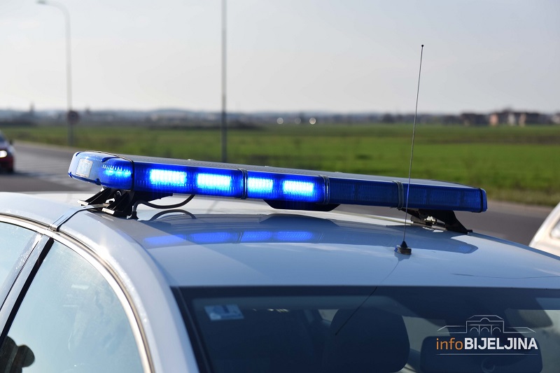 Vozač kombija povrijeđen u saobraćajnoj nezgodi na magistralnom putu Zvornik-Bijeljina 