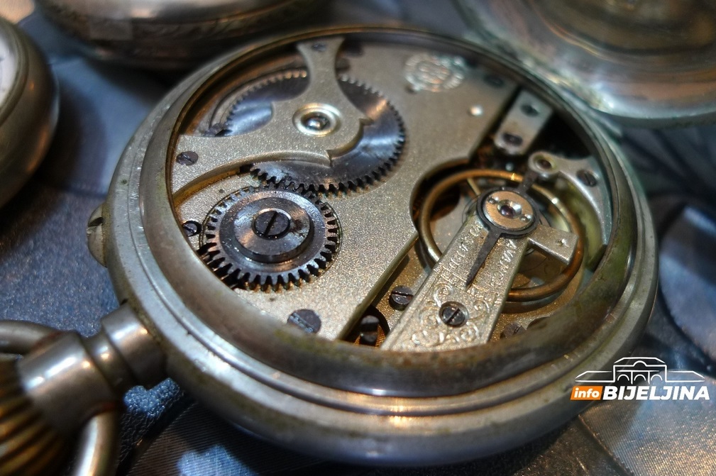 Bijeljina: Džepni satovi i dalje aktuelni (FOTO)