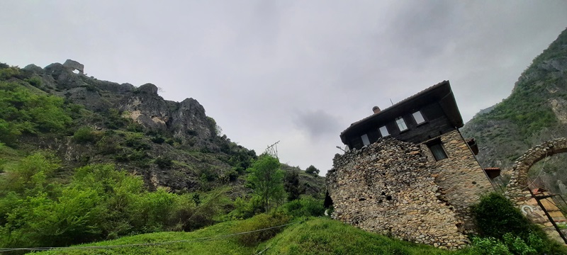 Srpske svetinje na Kosovu i Metohiji: Oaze duhovnosti, identiteta i otpora /FOTO/