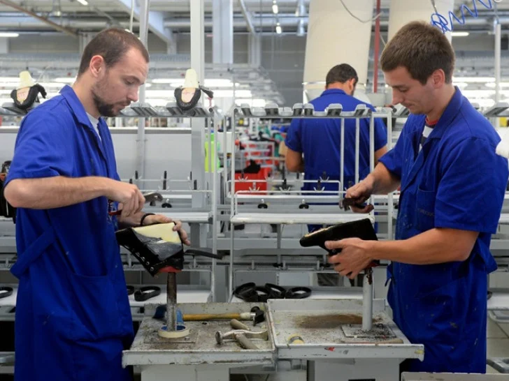 Domaća tekstilna i obućarska industrija na udaru: Proizvodnja pada, gase se radna mjesta, jeftini uvoz uzima danak