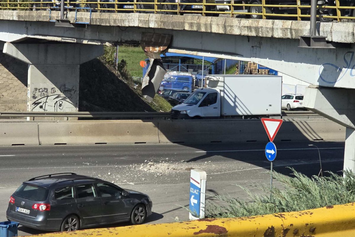 Nadvožnjak na brzoj cesti Banjaluka - Laktaši odranja se vozačima na automobile