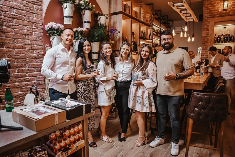 Bijeljina dobila „Wine & Flower shop“: Uplovite u ljepotu vinskog svijeta (FOTO)